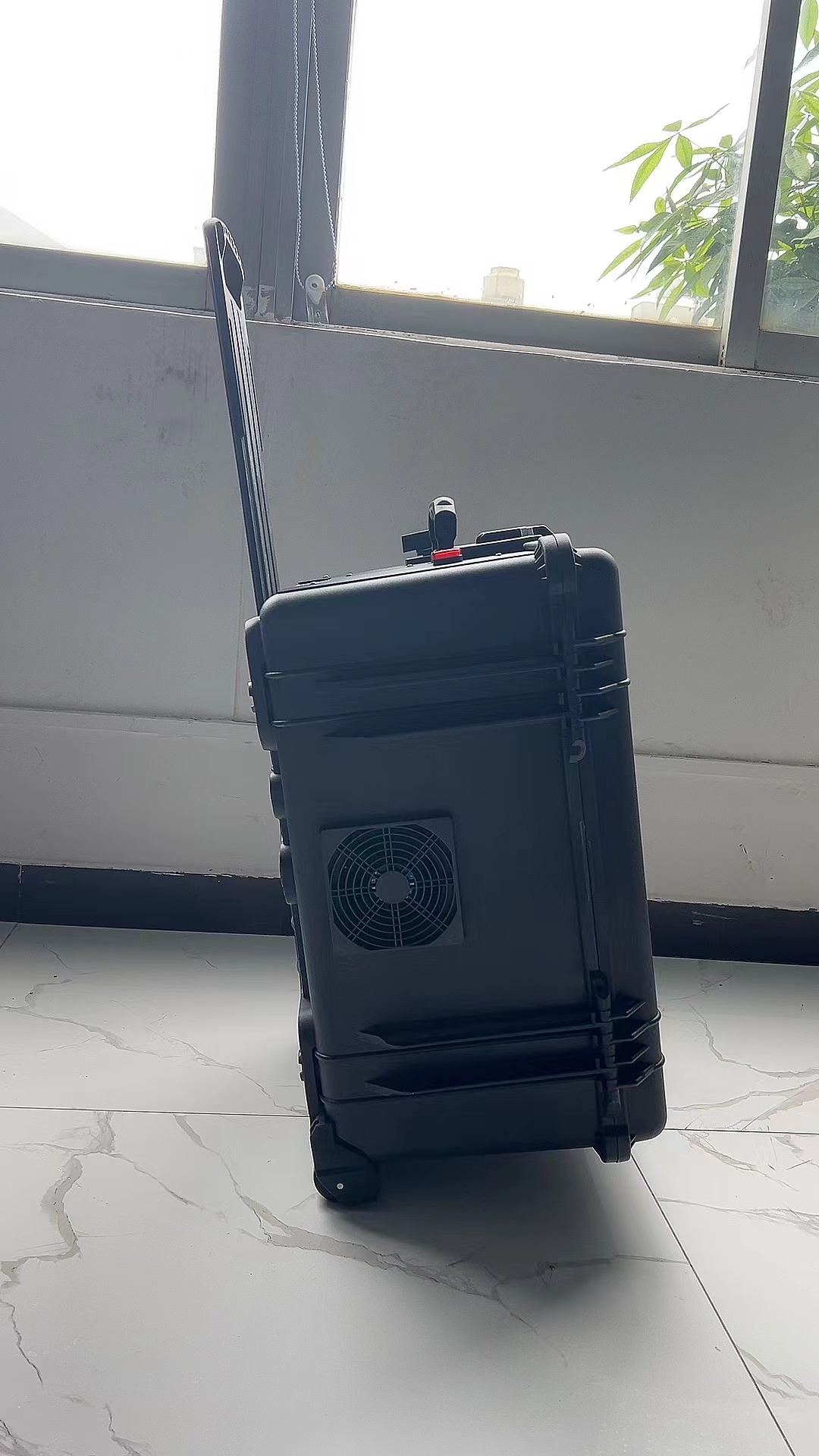 太仓手拉箱型移动通信干扰器